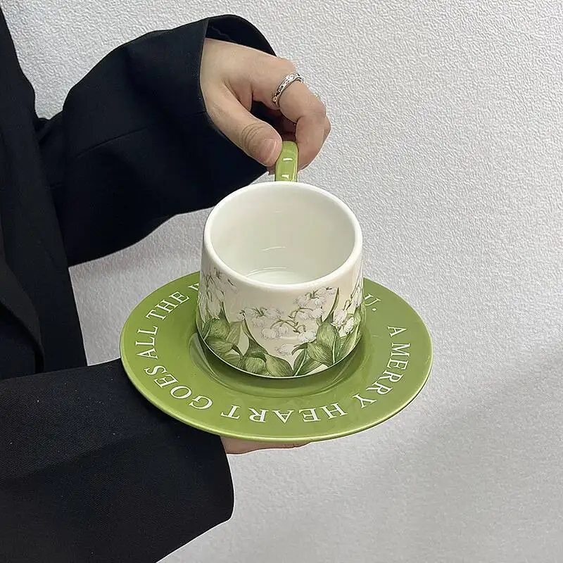 ヴィンテージ風の油絵、スズラン、コーヒー、お皿のセット。上品 - Valley Tea And Coffee のレビューと価格