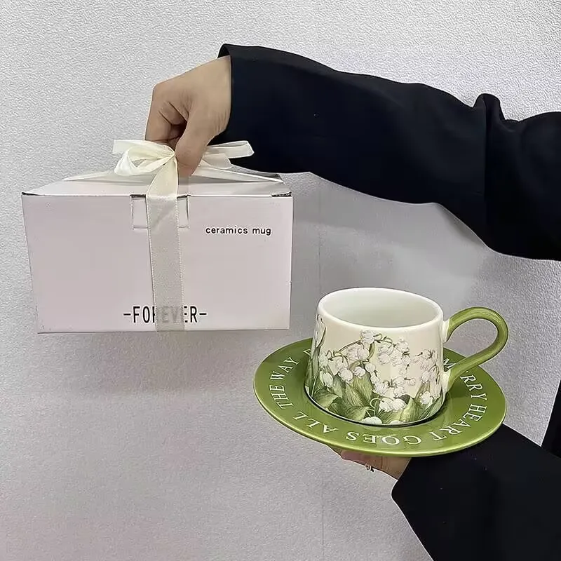 ヴィンテージ風の油絵、スズラン、コーヒー、お皿のセット。上品 - Valley Tea And Coffee のレビューと価格